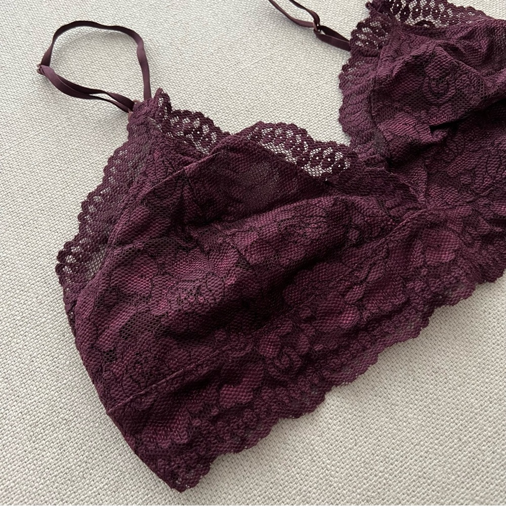 ARITZIA Talula Lace Triangle Bralette Burgundy Medium